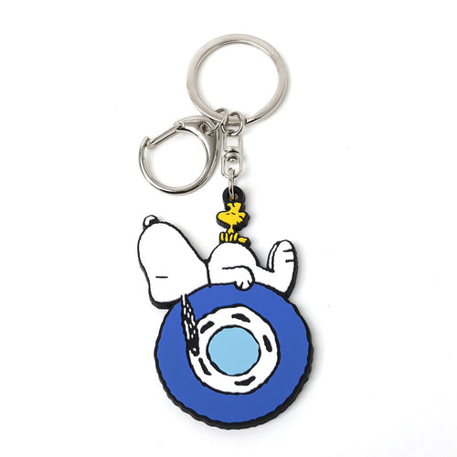 PINTRILL - Snoopy On Tire PVC Keyclip - Main Image