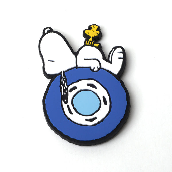 peanutsracing_snoopyontiredmag